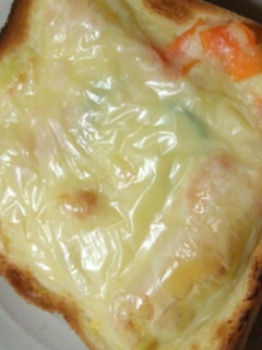 余ったポテトサラダのリメイクパン-レシピのメイン写真