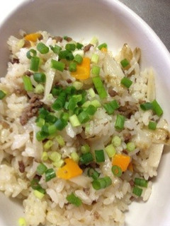 ゴボウとしょうがと挽肉で炊き込み♡-レシピのメイン写真