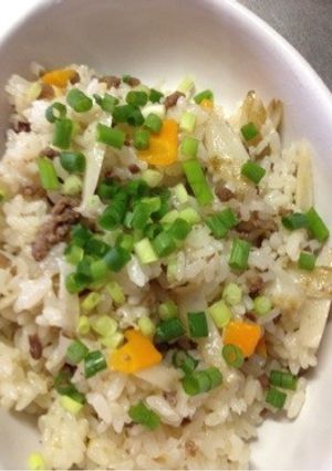 ゴボウとしょうがと挽肉で炊き込み♡-レシピのメイン写真
