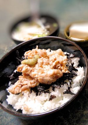 簡単☆焼肉のタレで豚わさ丼-レシピのメイン写真