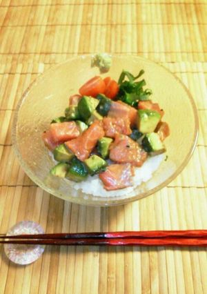 サーモンとアボカドの漬け丼-レシピのメイン写真