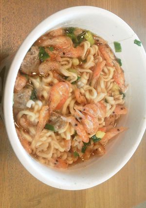 川エビで高級カップ麺に-レシピのメイン写真