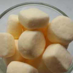 รูปของ 簡単タマゴボーロ★おやつ★離乳食にも★
