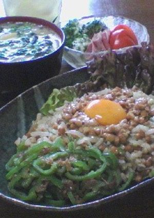 黄身のせ納豆ニンニク炒飯-レシピのメイン写真