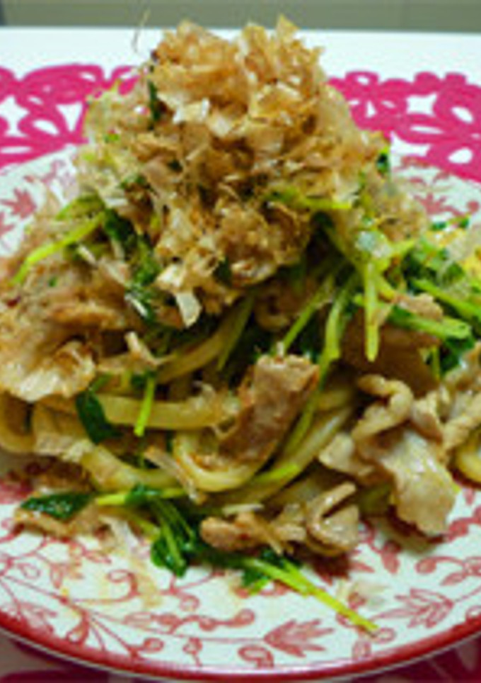 再収穫の豆苗は焼きうどんで。-レシピのメイン写真