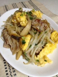 ご飯に合う もやしと豚肉の炒め物-レシピのメイン写真