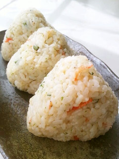 香ばしい♪炒飯みたいなおにぎり-レシピのメイン写真