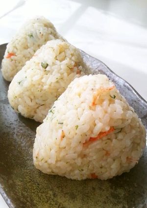 香ばしい♪炒飯みたいなおにぎり-レシピのメイン写真