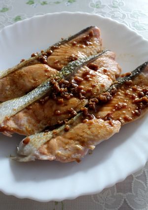 フライパンで作る秋鮭のカレー風味醤油麹味-レシピのメイン写真
