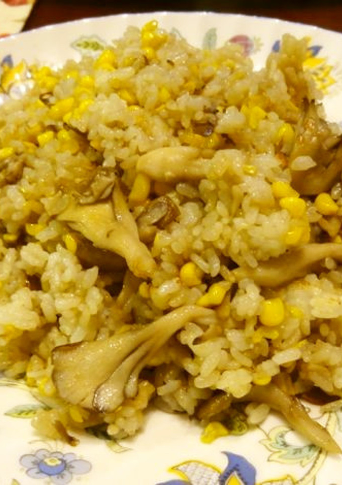 舞茸とコーンの炒飯-レシピのメイン写真