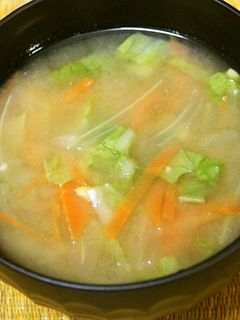 人参、白菜、納豆の味噌汁-レシピのメイン写真