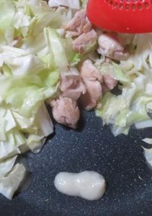 鶏ももとキャベツの塩麹炒め。-レシピのメイン写真