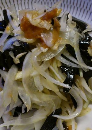 玉ねぎスライスとあらめの梅和え-レシピのメイン写真