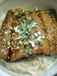 深煎りゴマドレッシング+さんま蒲焼き丼☆-レシピのメイン写真