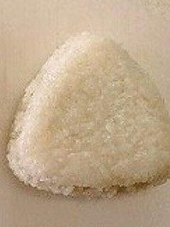 表面がスムースなおにぎりの簡単な作り方-レシピのメイン写真