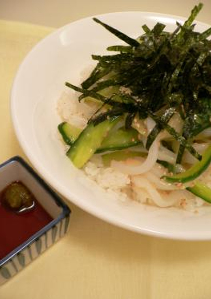柚子こしょうで♪いかときゅうりのごま風味丼-レシピのメイン写真
