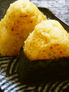 醤油麹と粉チーズで★焼おにぎり★-レシピのメイン写真