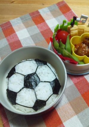 キャラ弁＊簡単サッカーボール弁当＊-レシピのメイン写真