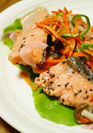 ヘルシー・レンジで簡単☆鮭のハーブマリネ-レシピのメイン写真