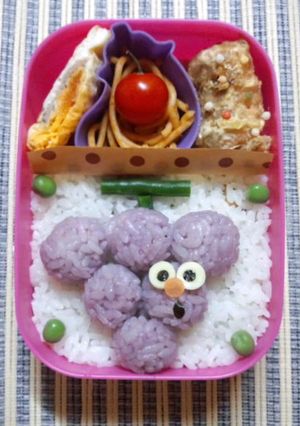 秋のお弁当？☆ぶどうエルモ-レシピのメイン写真