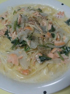 サーモンとほうれん草のクリームパスタ-レシピのメイン写真
