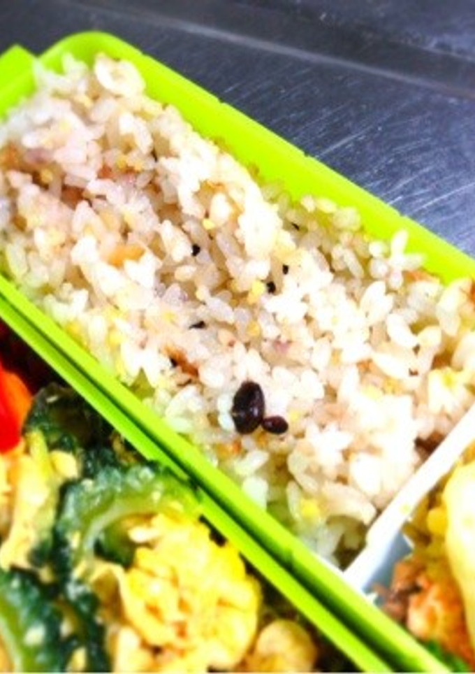 塩麹と梅の炊き込みご飯-レシピのメイン写真