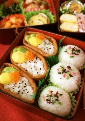 行楽弁当にも♪彩り稲荷寿司-レシピのメイン写真