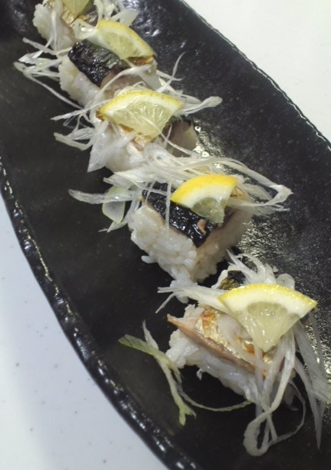 旬の秋刀魚の塩焼きでおすし♪-レシピのメイン写真