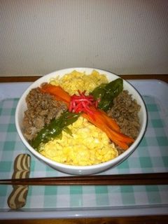 彩りそぼろ丼-レシピのメイン写真