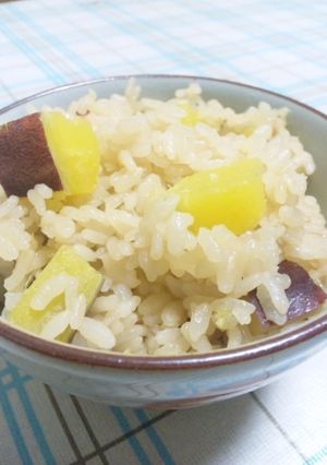 秋だもん(*^_^*)簡単おいもごはん-レシピのメイン写真