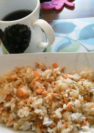 冷凍の鮭を使って炒飯-レシピのメイン写真