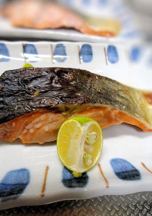 秋鮭の塩麹焼きスダチの香りで-レシピのメイン写真
