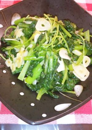 小松菜と豆苗のにんにく炒め-レシピのメイン写真