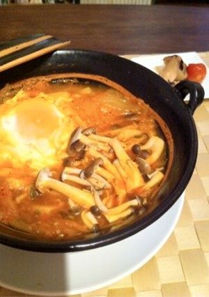 一人土鍋で☆しめじのチゲうどん-レシピのメイン写真