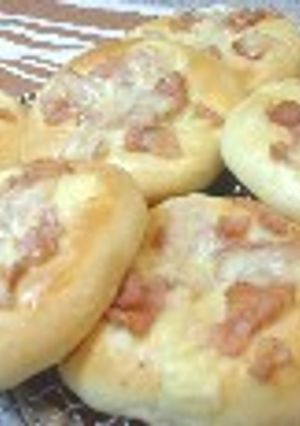 ピザ風ベーコンチーズパン-レシピのメイン写真