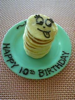 お誕生日に サプライズ パンケーキ-レシピのメイン写真