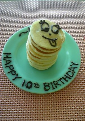 お誕生日に サプライズ パンケーキ-レシピのメイン写真
