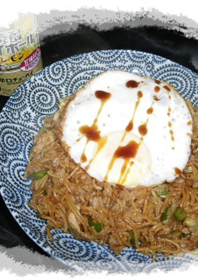 市販の焼きそばで簡単ソバメシ-レシピのメイン写真