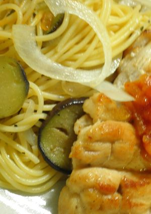 ベジパスタ＆チキンソテーとトマトソース-レシピのメイン写真