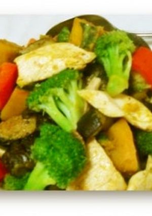 鳥とピーマン・ブロッコリで夏野菜の彩り-レシピのメイン写真