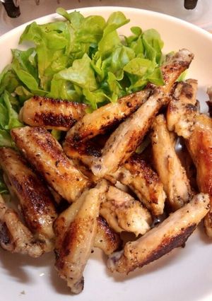 やわらか、ピリ辛♪鶏の手羽中焼き-レシピのメイン写真