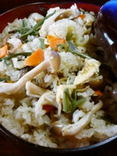 簡単・新米で炊き込み山菜おこわ-レシピのメイン写真