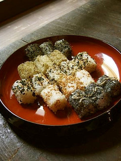 ふりかけで5種類のごまむすび-レシピのメイン写真