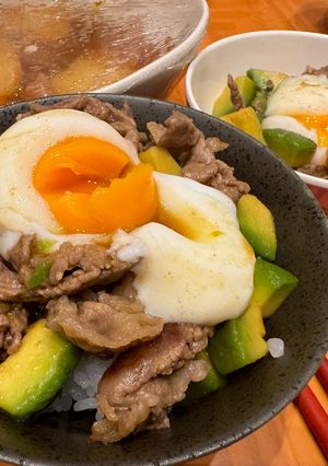 アボカドステーキ丼-レシピのメイン写真