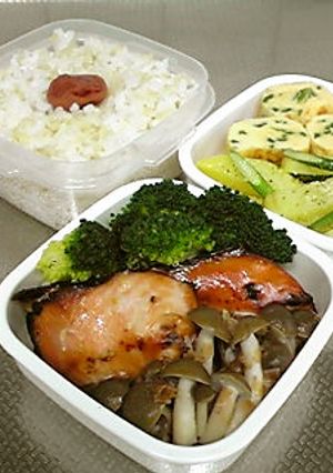 お弁当仕様☆鮭の塩麹andハチミツ漬け-レシピのメイン写真