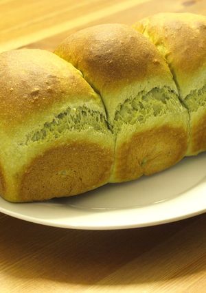 朝の幸せ!お抹茶ミルクの食パン-レシピのメイン写真