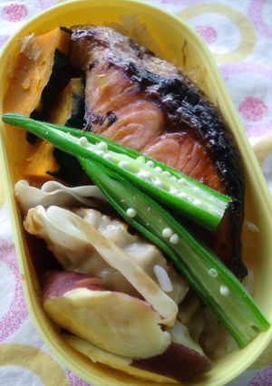 鮭の塩麴焼きで10分お弁当-レシピのメイン写真