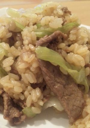 牛肉とレタスのガーリックチャーハン-レシピのメイン写真