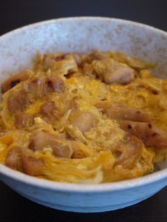 焼き鳥をリメイク! 夫が作るズボラ親子丼-レシピのメイン写真