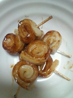 簡単!焼き肉のタレで竹輪のくるくる巻き♪-レシピのメイン写真